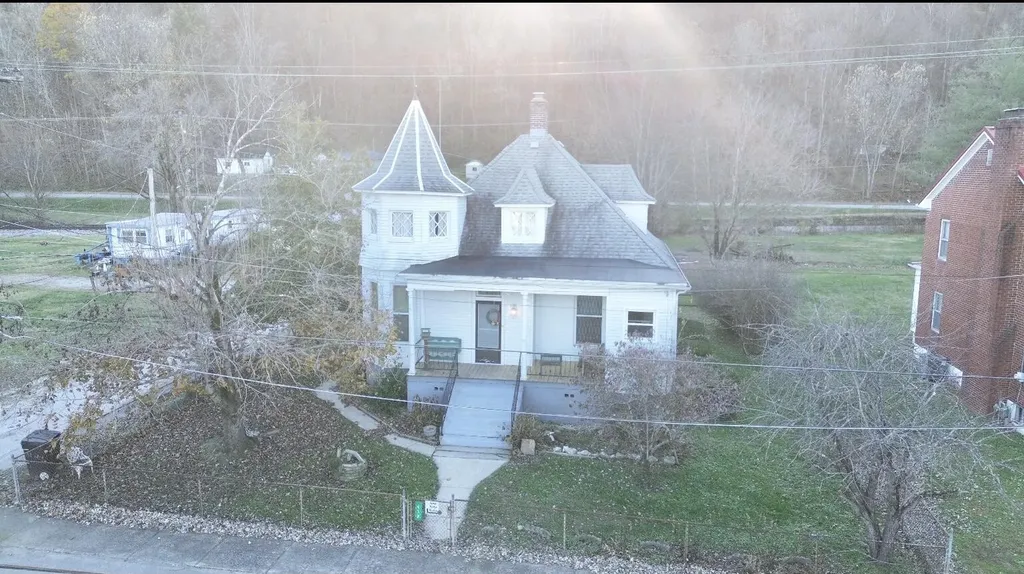 418 Front Street Vanceburg KY 41179