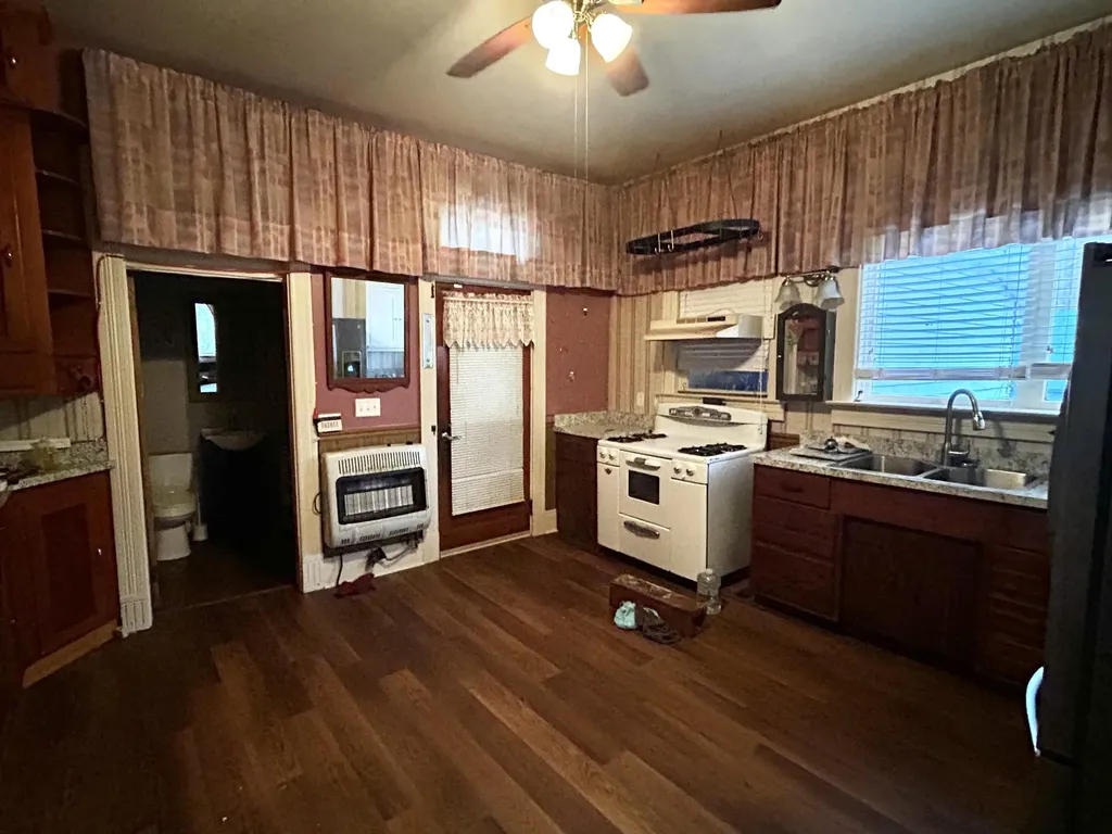 418 Front Street Vanceburg KY 41179