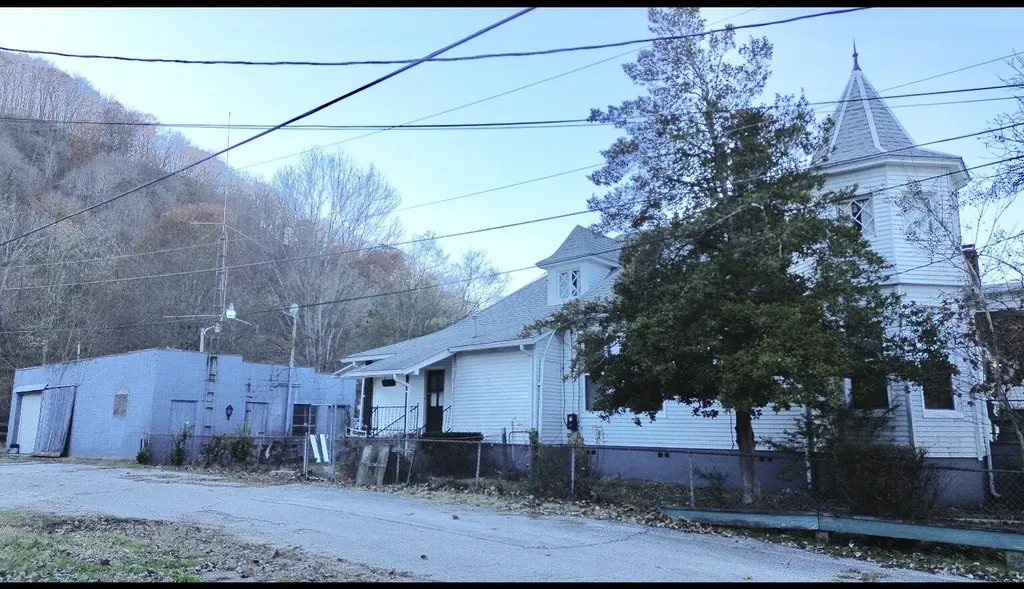 418 Front Street Vanceburg KY 41179