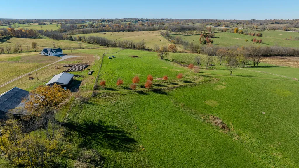 1765 B Leesburg Newtown Road Paris KY 40361