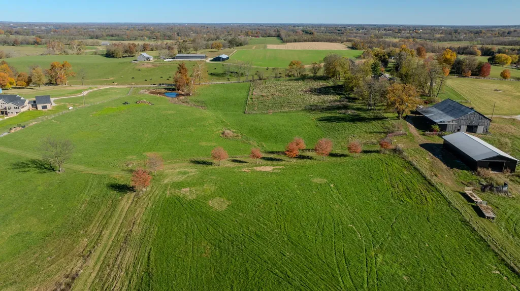 1765 B Leesburg Newtown Road Paris KY 40361