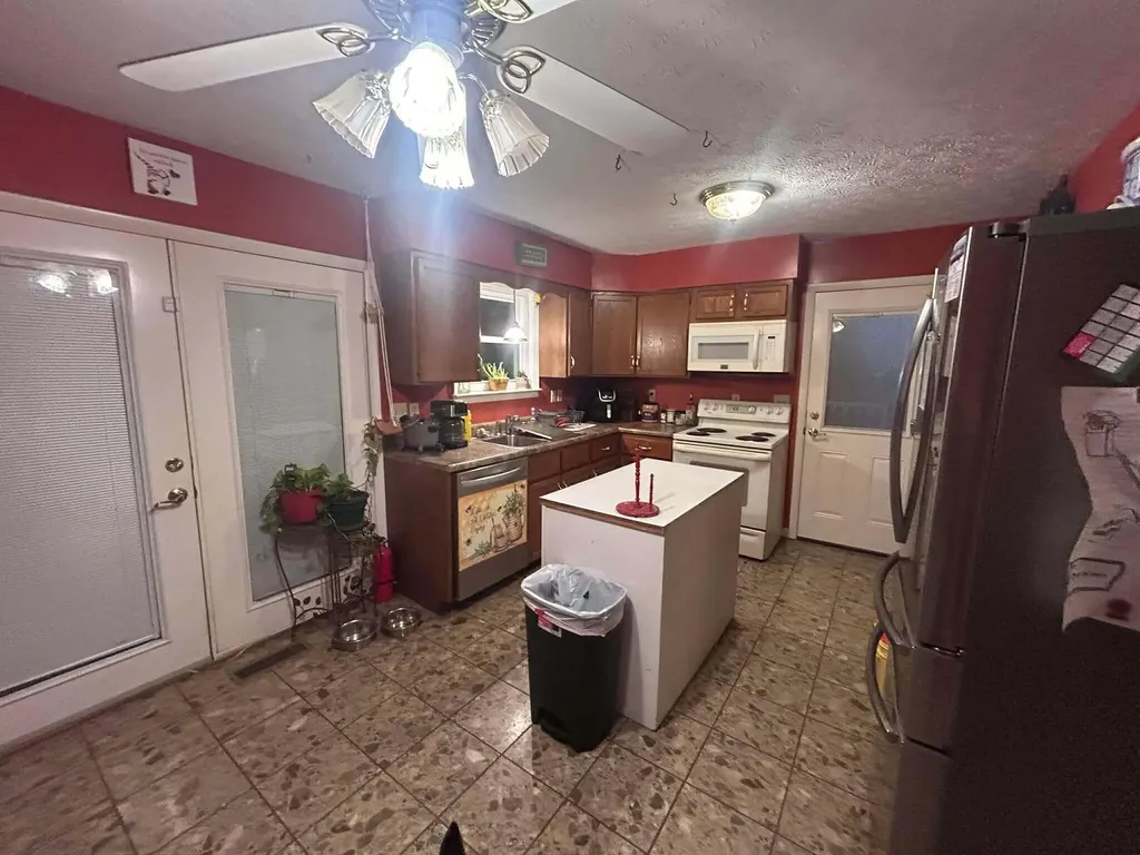 1325 Weaver Ridge Road Morehead KY 40351