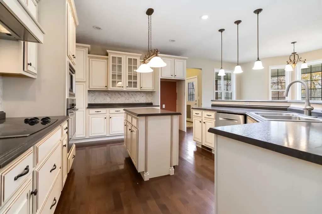 254 Deerfield Lane Dunnville KY 42528