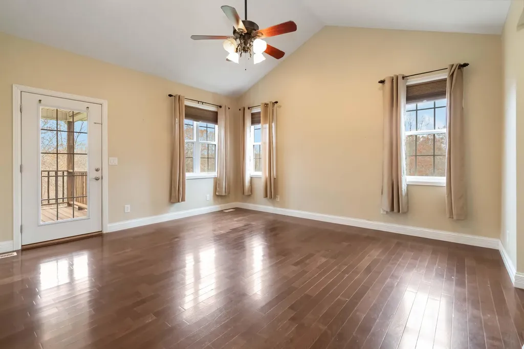 254 Deerfield Lane Dunnville KY 42528