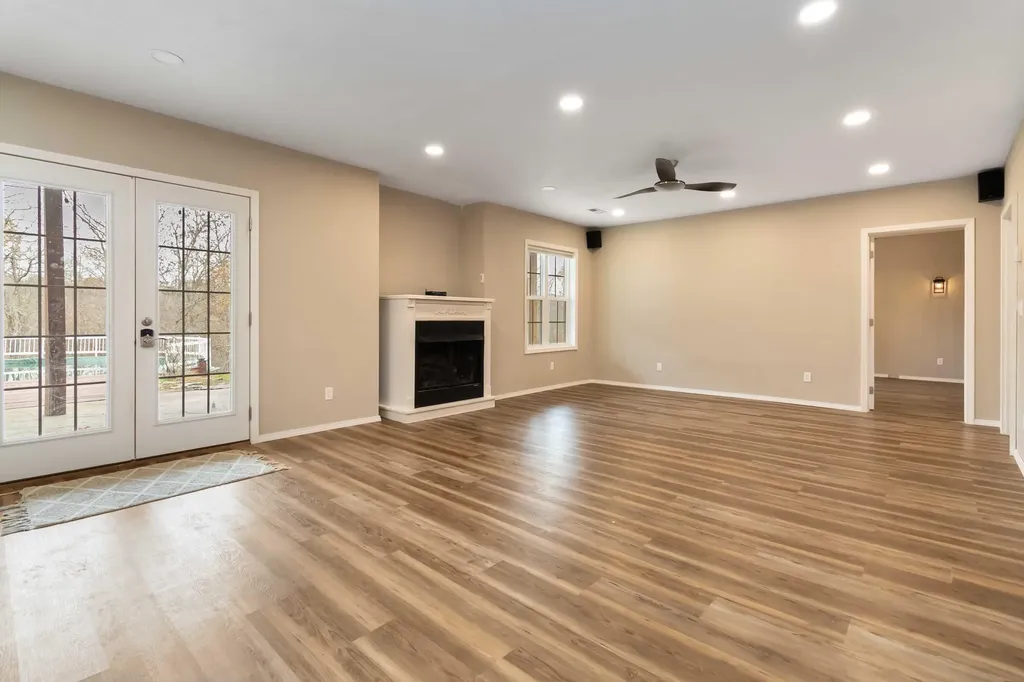 254 Deerfield Lane Dunnville KY 42528