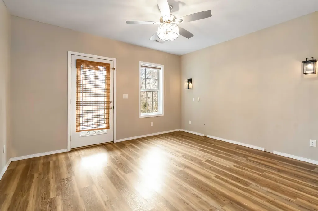 254 Deerfield Lane Dunnville KY 42528