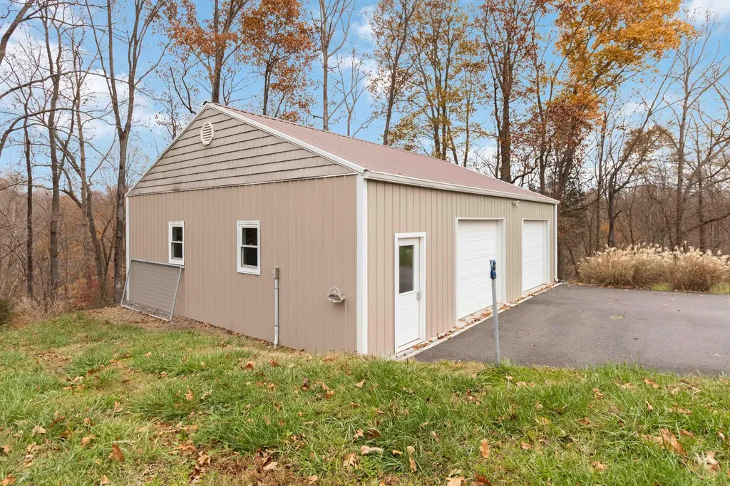 254 Deerfield Lane Dunnville KY 42528