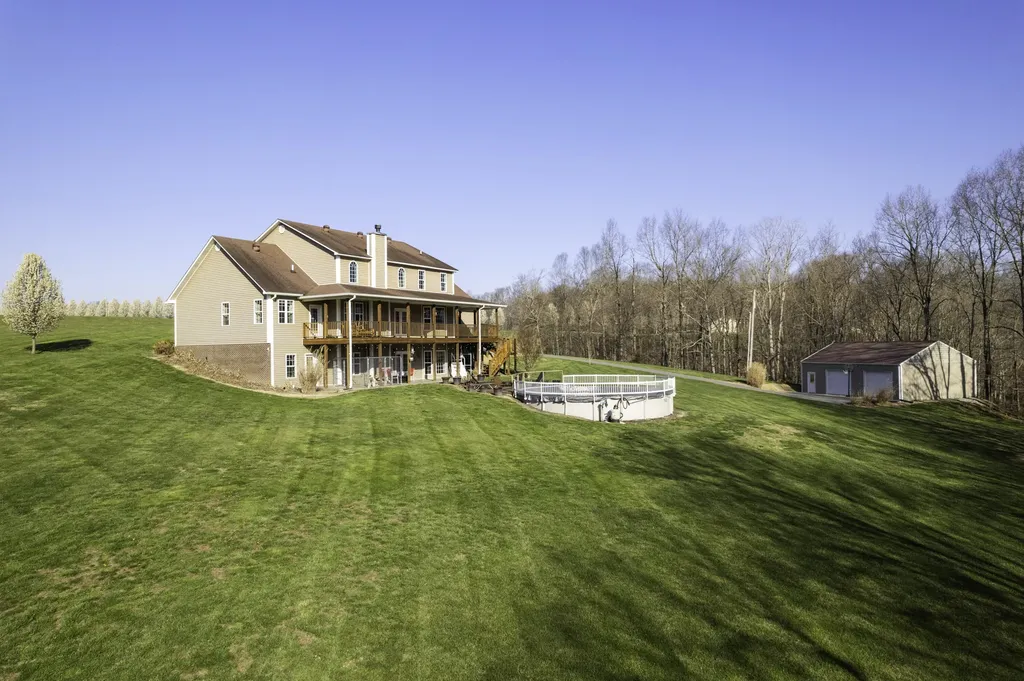 254 Deerfield Lane Dunnville KY 42528