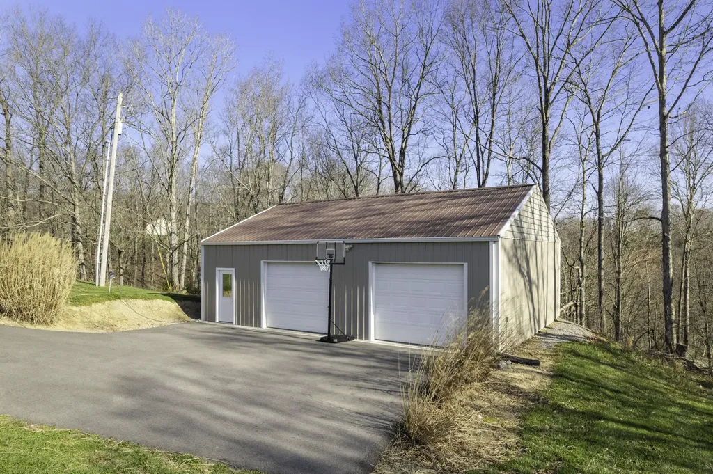 254 Deerfield Lane Dunnville KY 42528