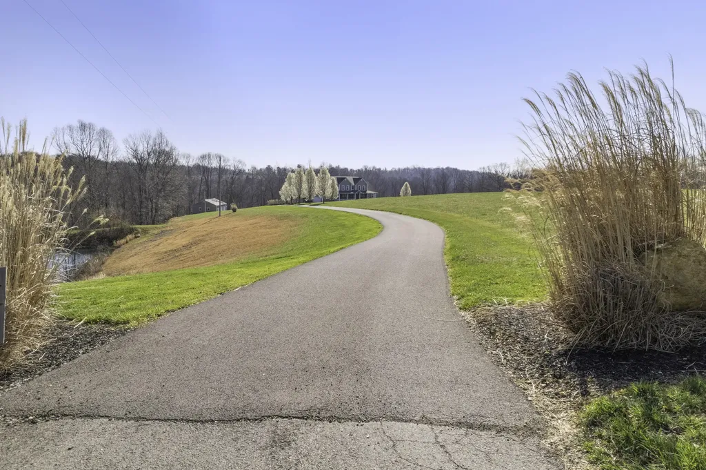 254 Deerfield Lane Dunnville KY 42528