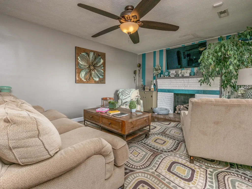 419 Liberty Road West Liberty KY 41472