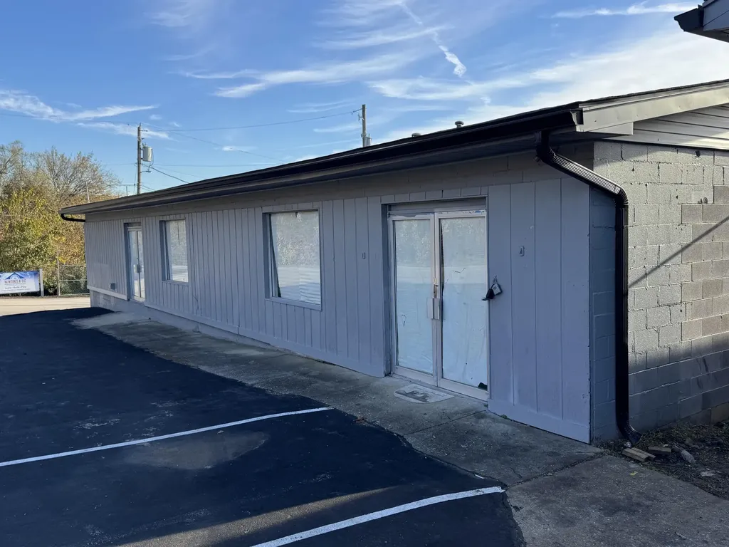 4976 Old Versailles Road Lexington KY 40510