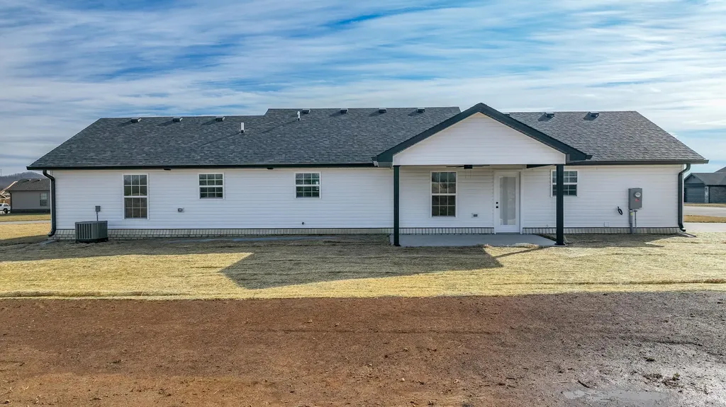 567 Middle Creek Way Berea KY 40403