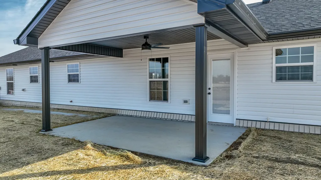 567 Middle Creek Way Berea KY 40403