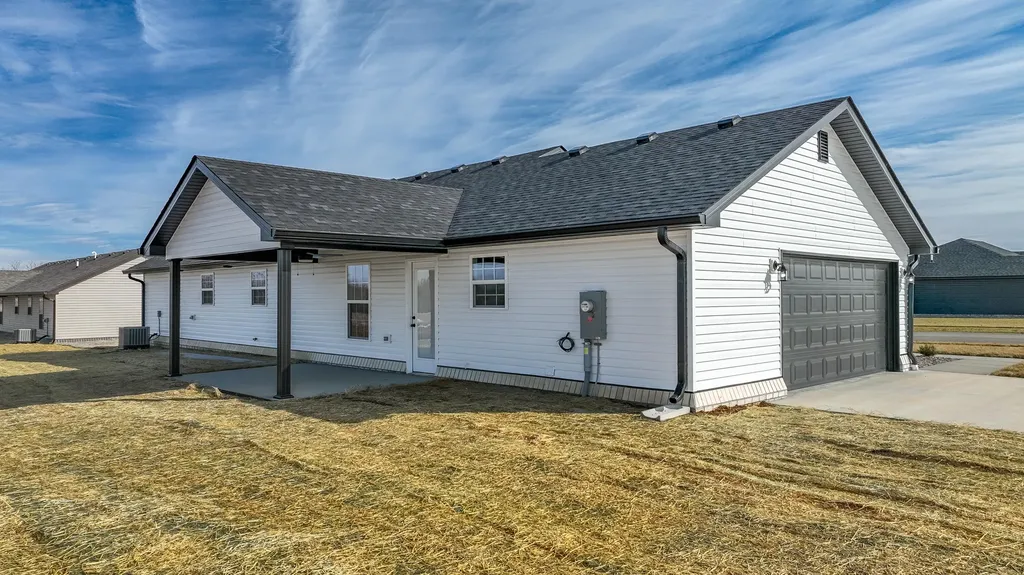 567 Middle Creek Way Berea KY 40403