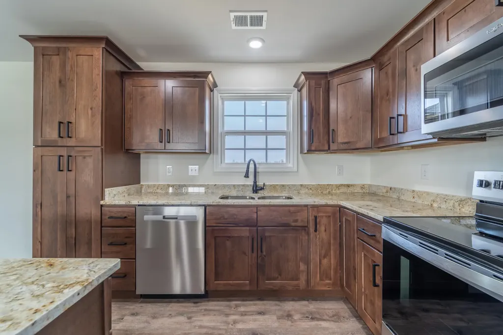 567 Middle Creek Way Berea KY 40403