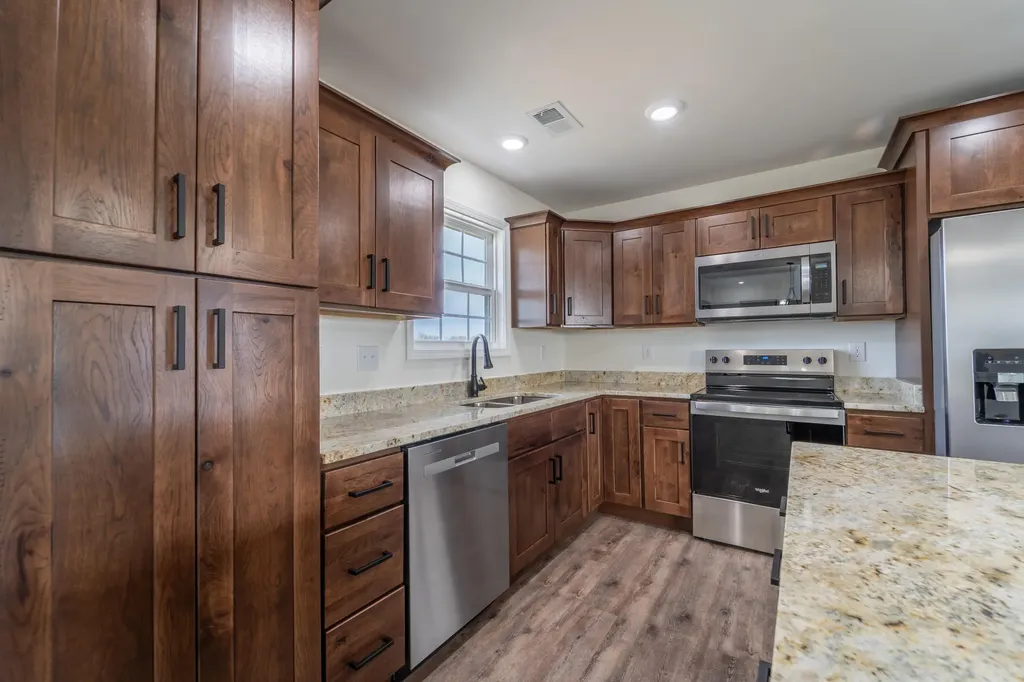 567 Middle Creek Way Berea KY 40403