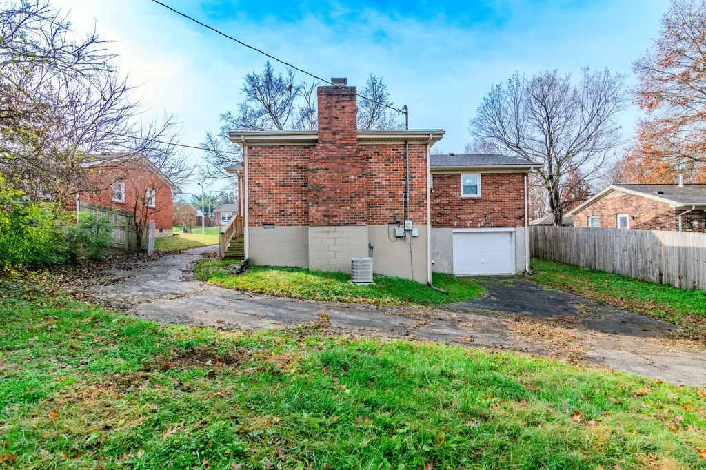 3668 King Arthur Drive Lexington KY 40517