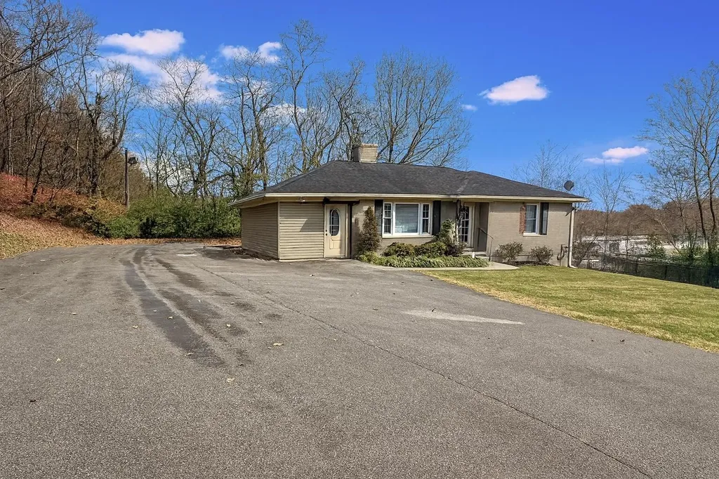 600 N Main Street Somerset KY 42501
