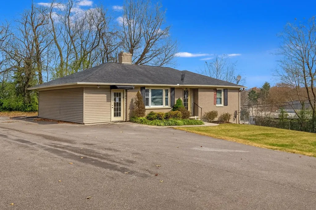 600 N Main Street Somerset KY 42501