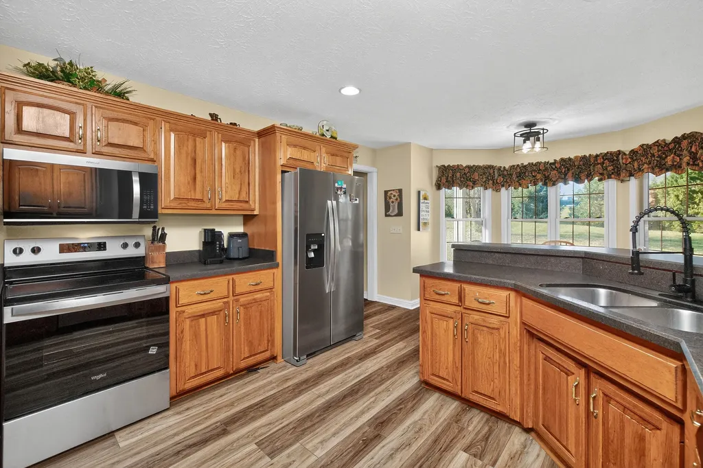244 Claire De Lune Harrodsburg KY 40330