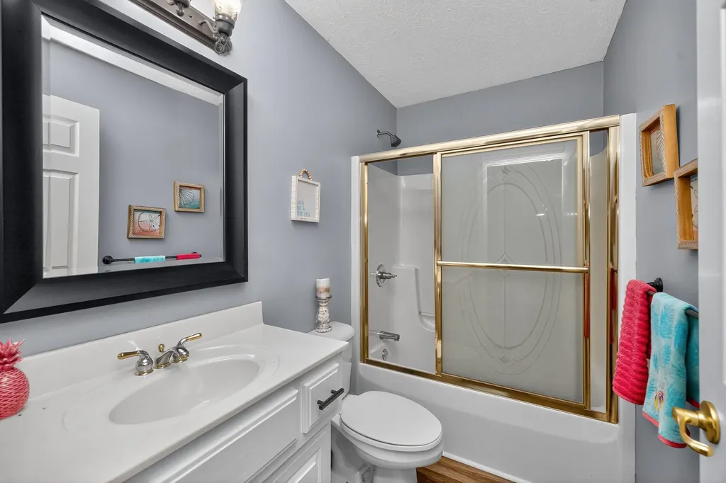 244 Claire De Lune Harrodsburg KY 40330