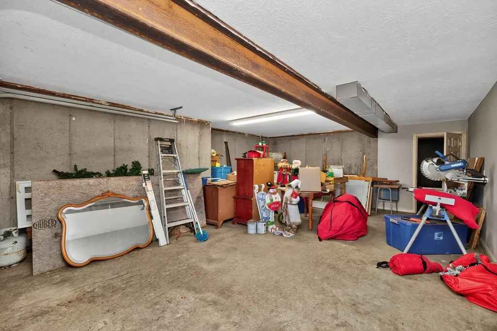 244 Claire De Lune Harrodsburg KY 40330
