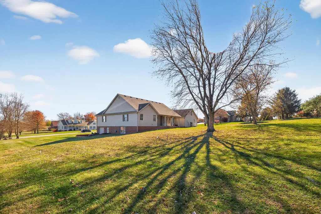 244 Claire De Lune Harrodsburg KY 40330