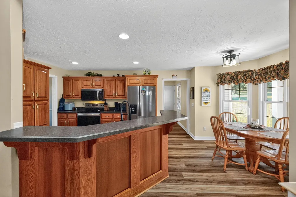 244 Claire De Lune Harrodsburg KY 40330