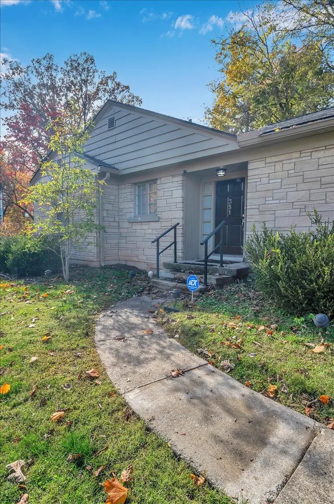 351 N 1st Street Danville KY 40422