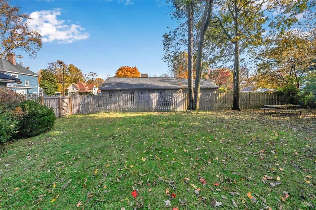 351 N 1st Street Danville KY 40422
