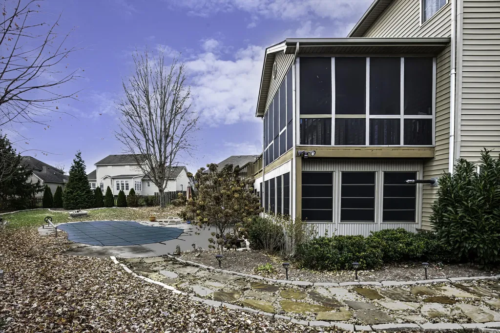 553 Adena Trace Versailles KY 40383