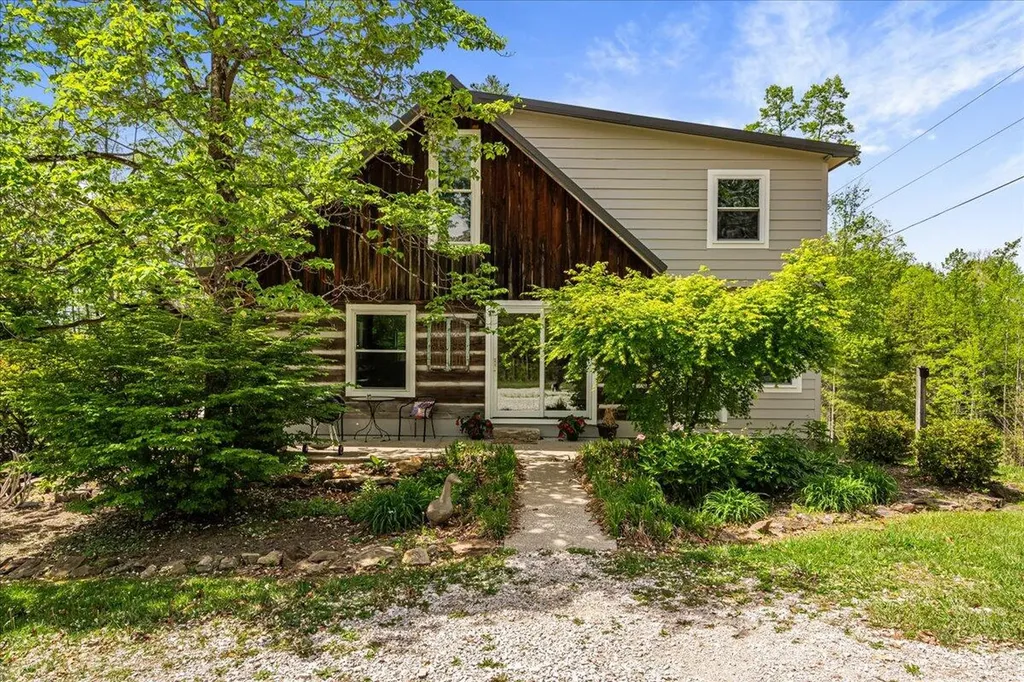 1516 Hobbs Road Rogers KY 41365