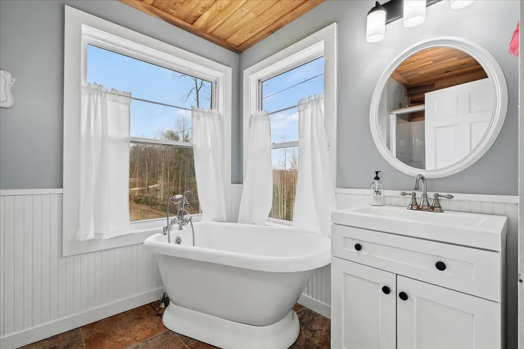 1516 Hobbs Road Rogers KY 41365