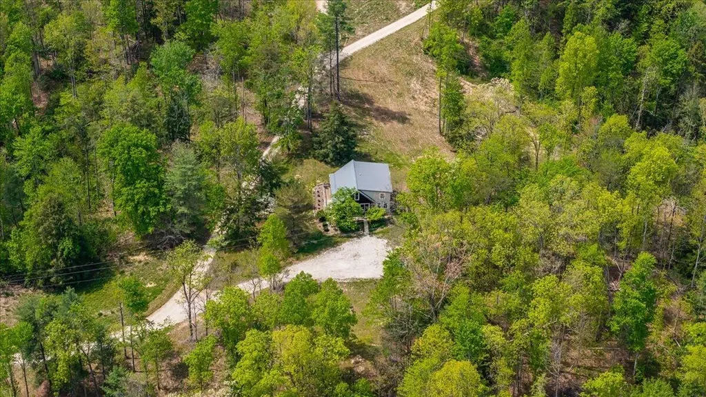 1516 Hobbs Road Rogers KY 41365