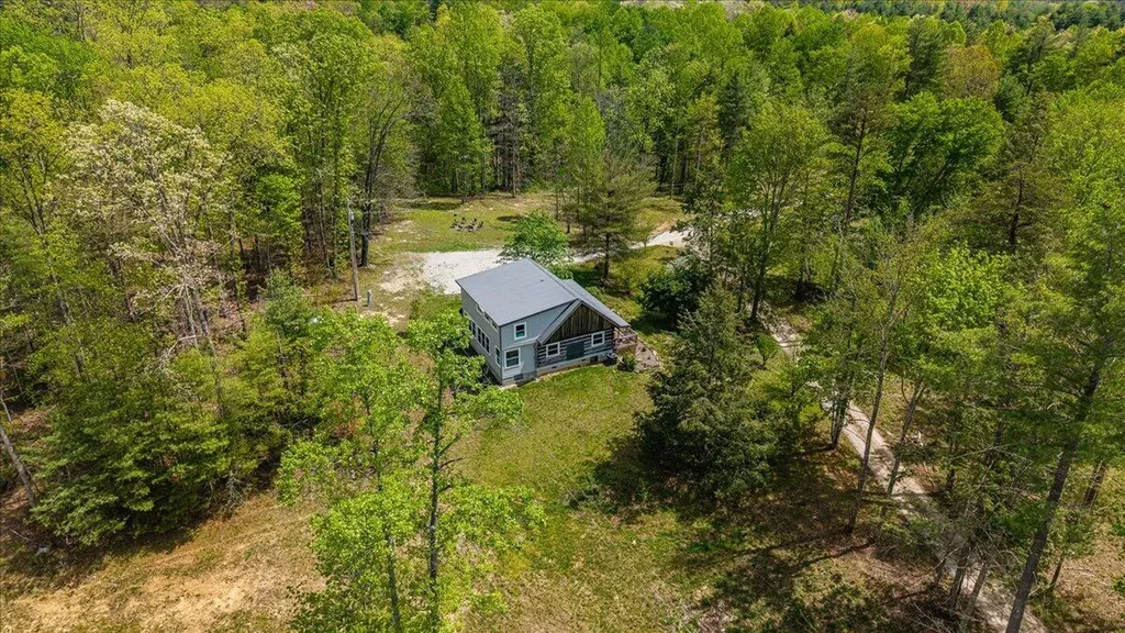 1516 Hobbs Road Rogers KY 41365