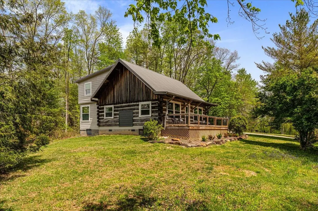 1516 Hobbs Road Rogers KY 41365