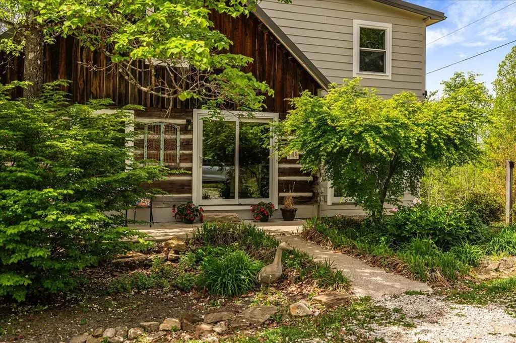 1516 Hobbs Road Rogers KY 41365