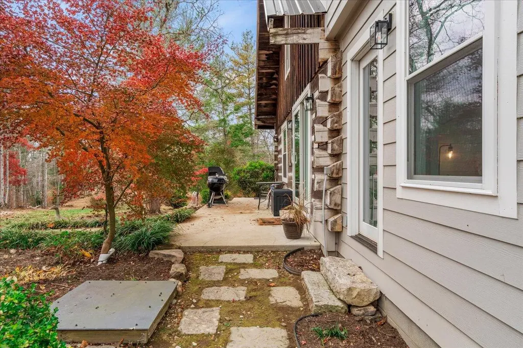 1516 Hobbs Road Rogers KY 41365