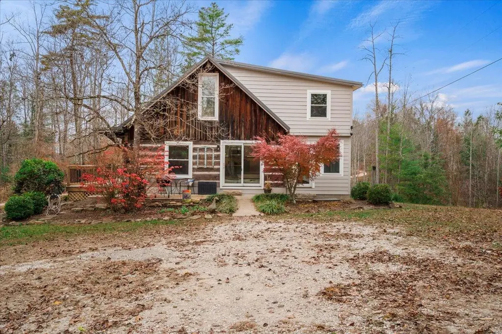 1516 Hobbs Road Rogers KY 41365