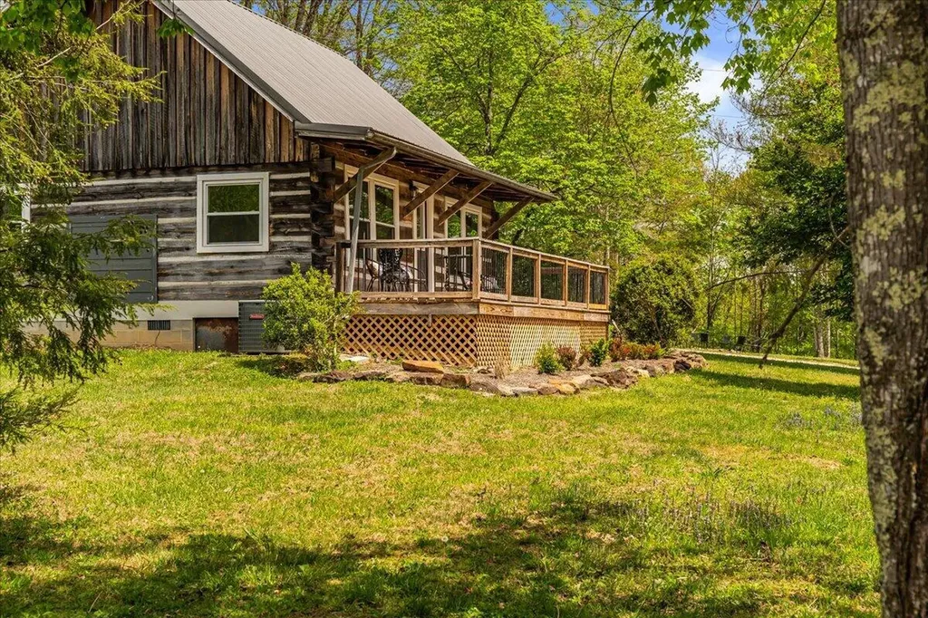 1516 Hobbs Road Rogers KY 41365