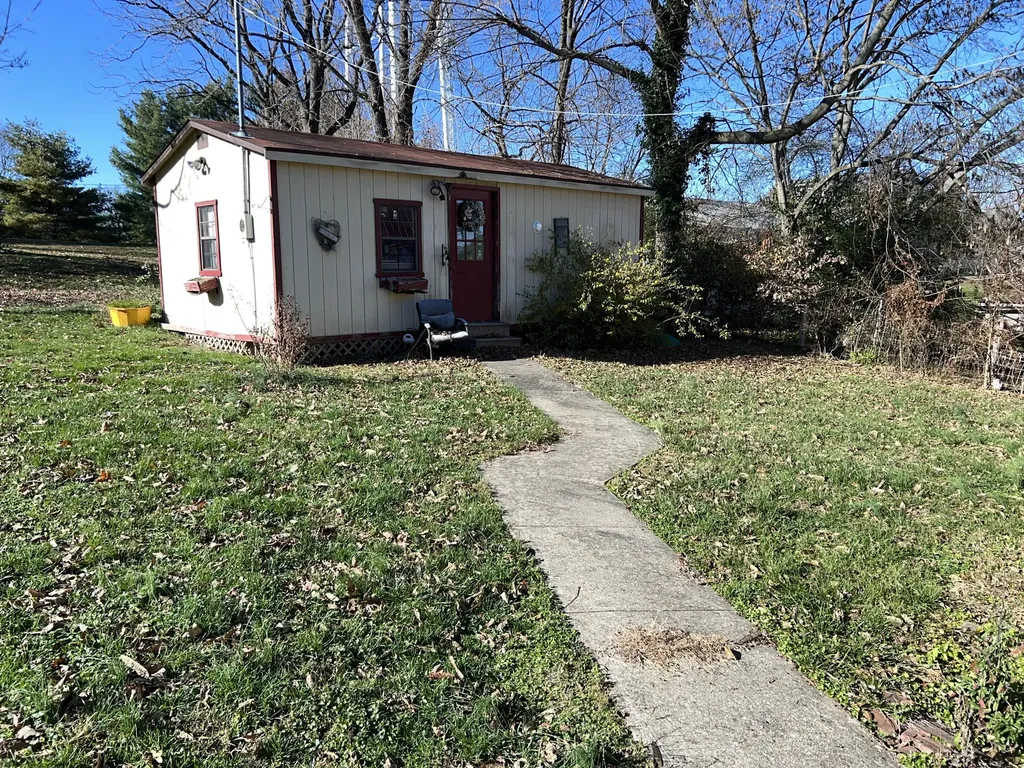 418 Dye Street Flemingsburg KY 41041