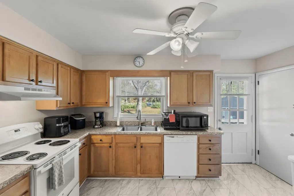 129 Greenbriar Road Lexington KY 40503