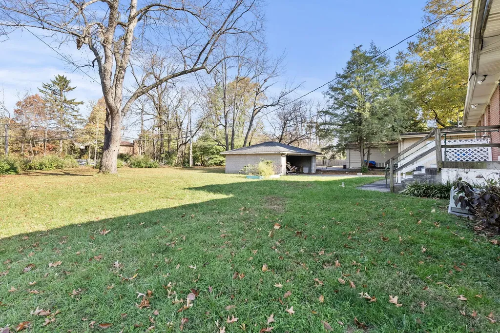129 Greenbriar Road Lexington KY 40503