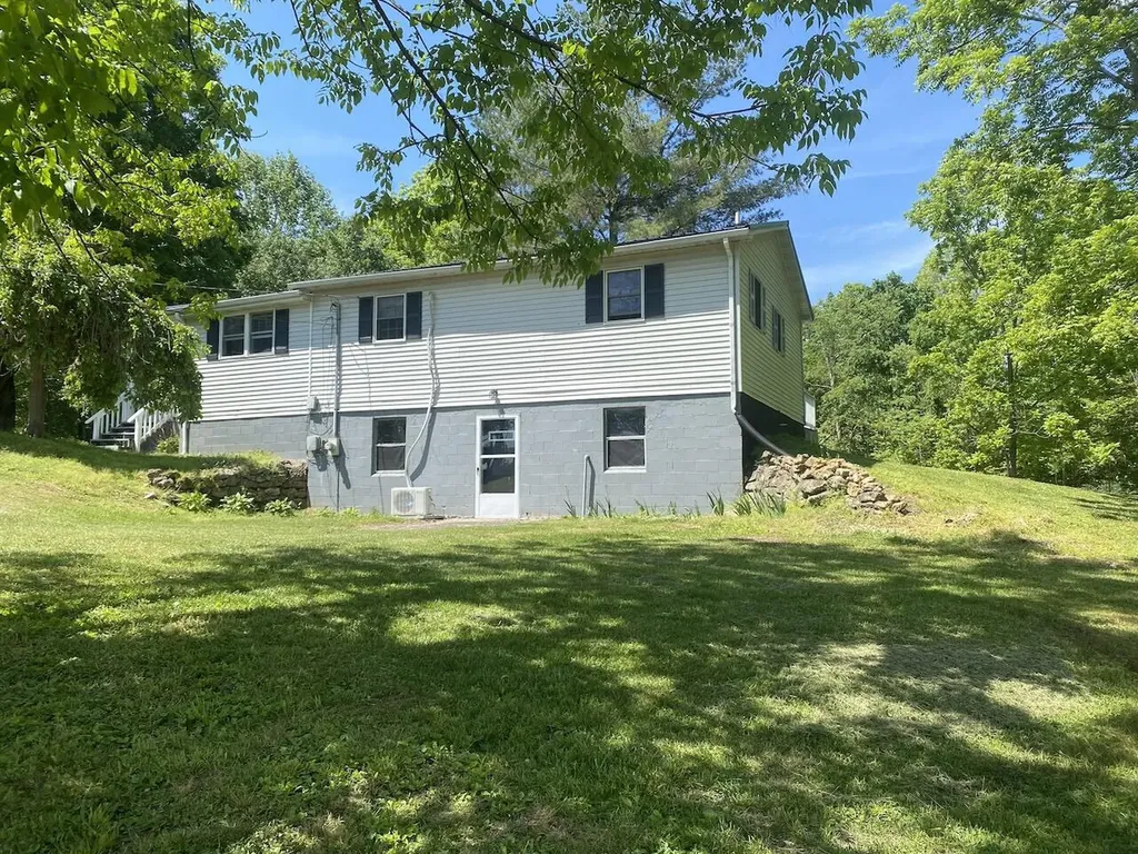 51 M&m Kean Road Russell Springs KY 42642