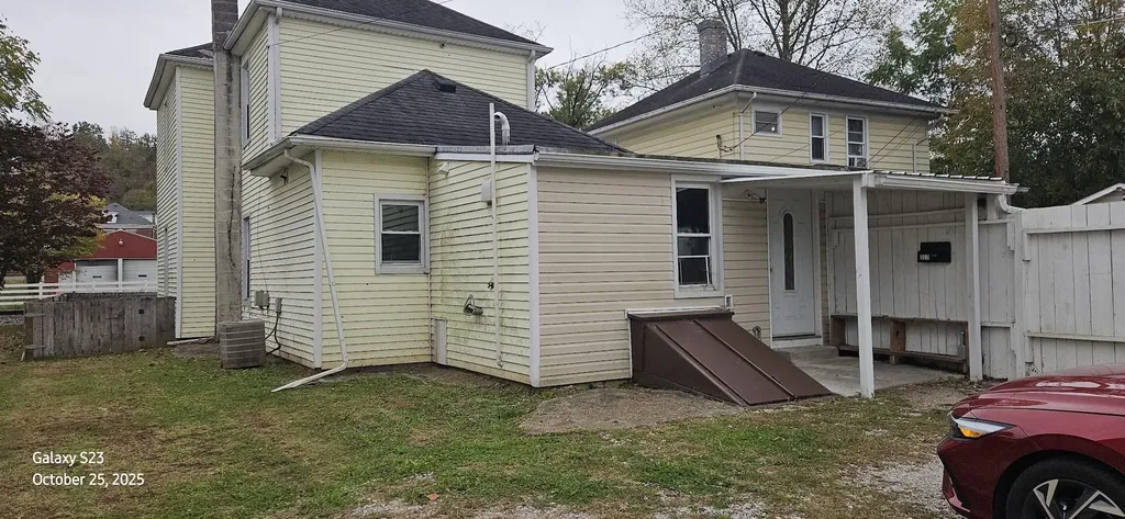 207 E 3rd Street Augusta KY 41002
