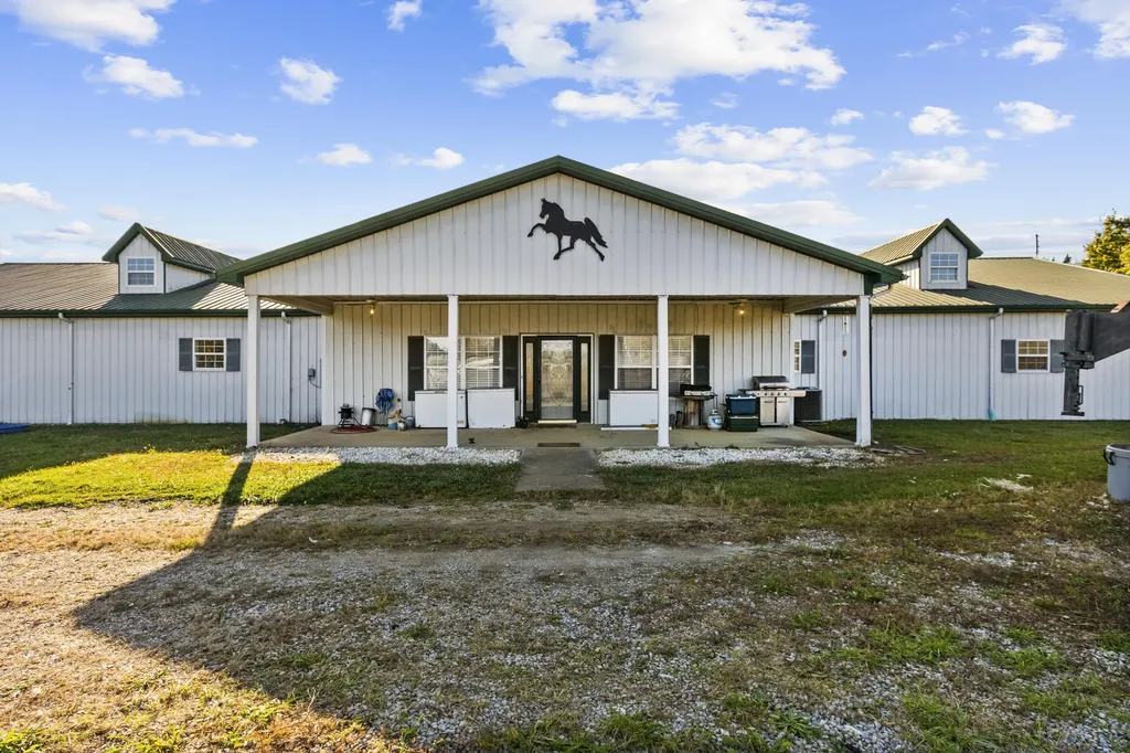 2001 Guynn Road Paint Lick KY 40461