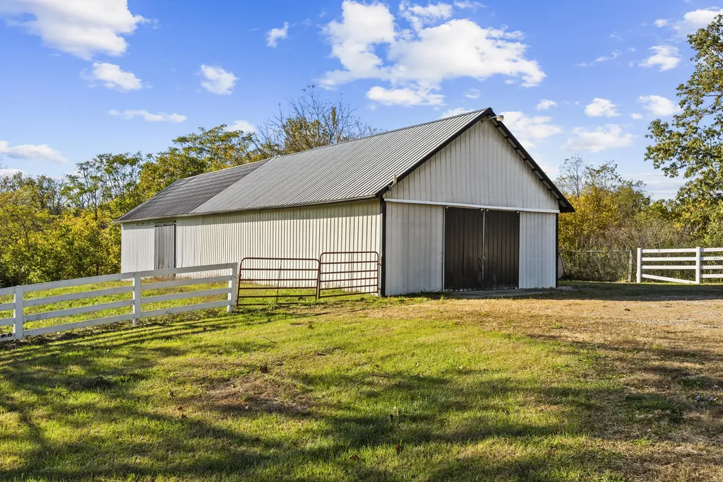 2001 Guynn Road Paint Lick KY 40461