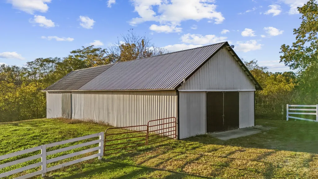2001 Guynn Road Paint Lick KY 40461