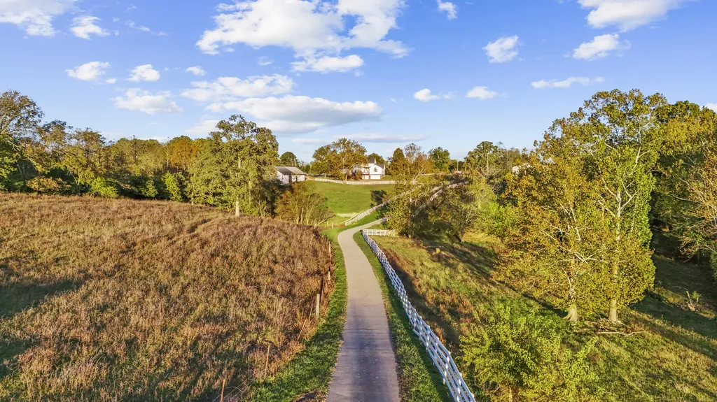 2001 Guynn Road Paint Lick KY 40461
